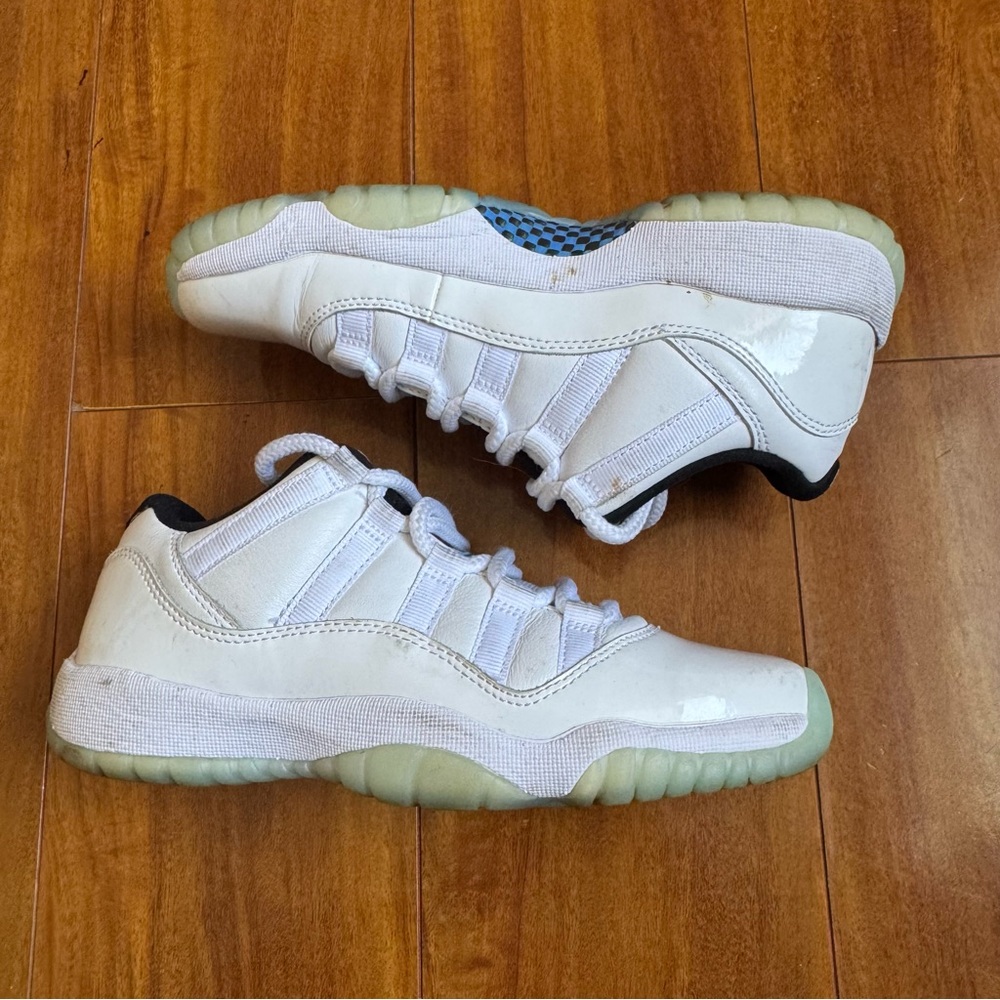 Jordan 11s - Picture 4 of 6